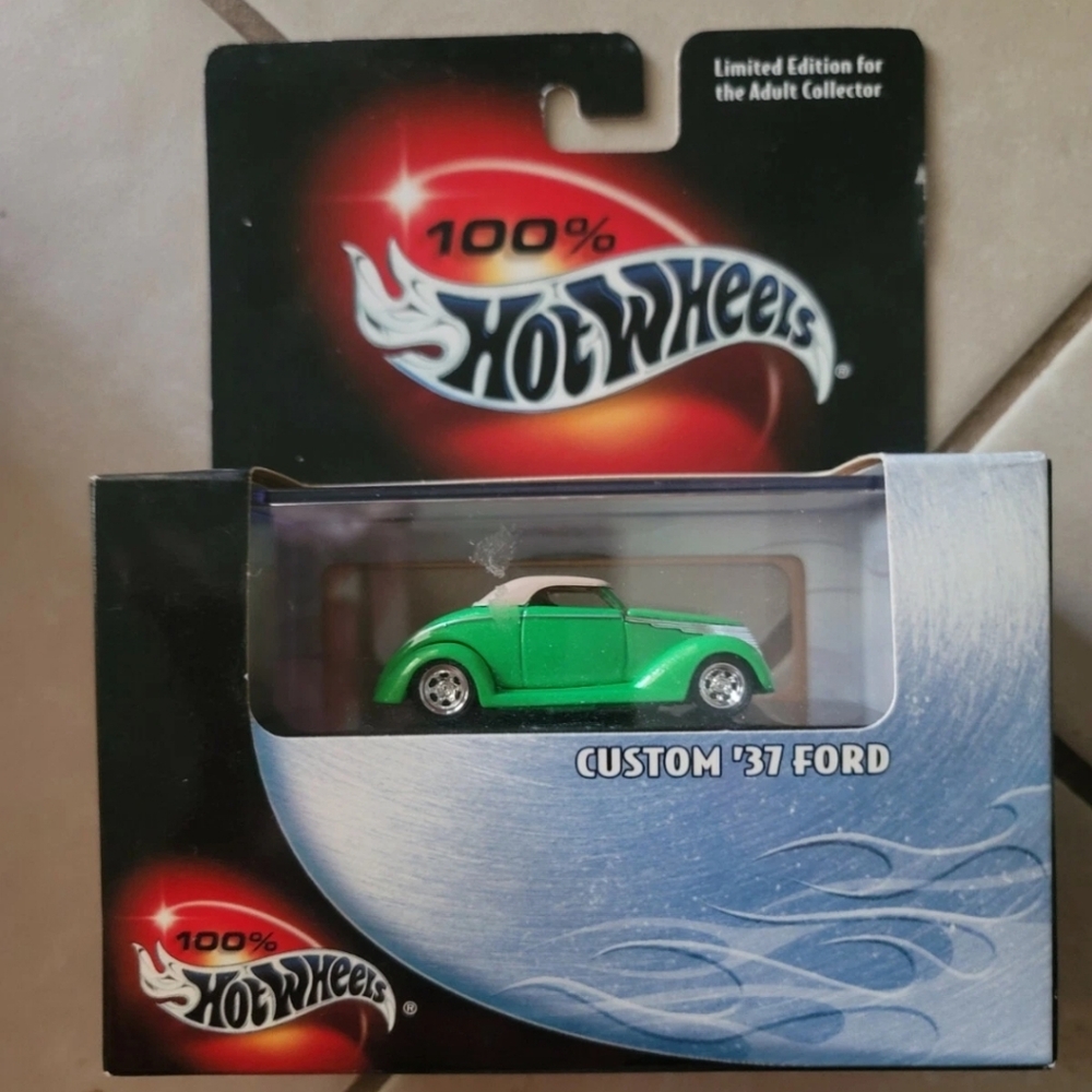 Hot Wheels Custom '37 Ford Die-Cast Car 100% HOT WHEELS--GREEN CUSTOM  '37 FORD